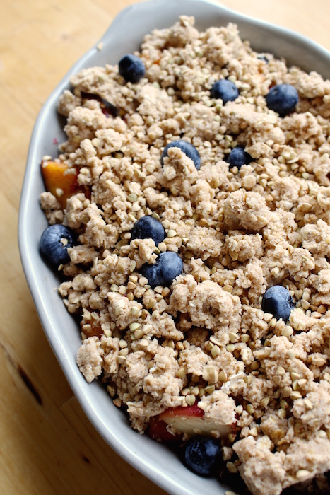 Blueberry Peach Crumble with Vanilla Cashew Sauce | Greenderella