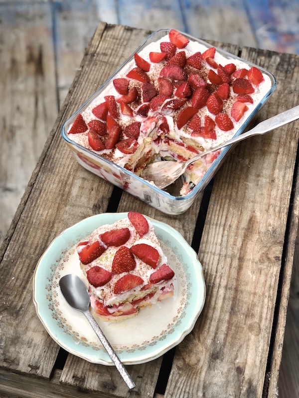 vegan strawberry tiramisu